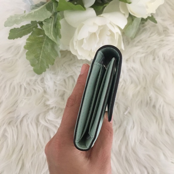 New Michael Kors jet set Large trifold wallet - Picture 3 of 8